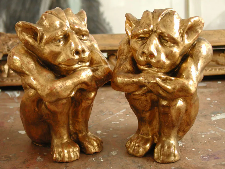 Skulptur mit Blattgold